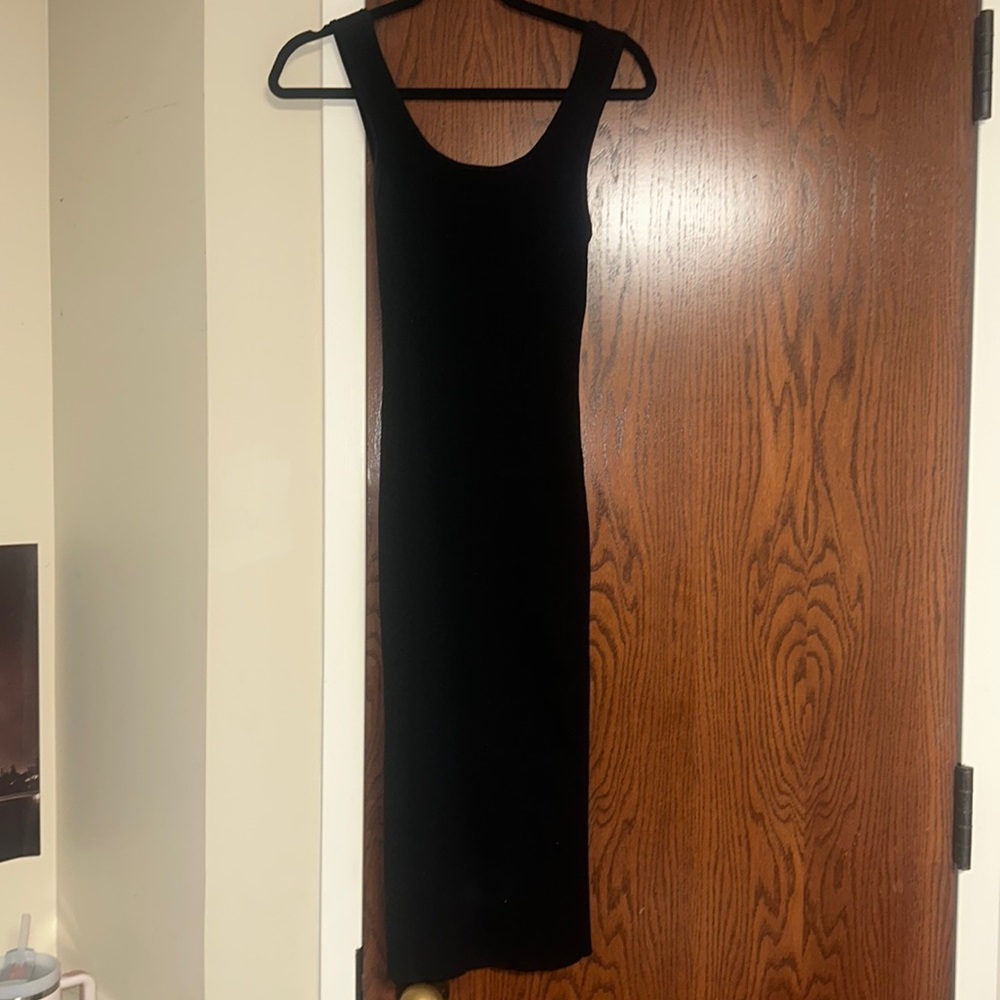 Ribbed black midi dress